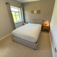 Load image into Gallery viewer, Earthing Fitted Sheet – UK Made – Organic Cotton With Silver Threads (Small - Super King)